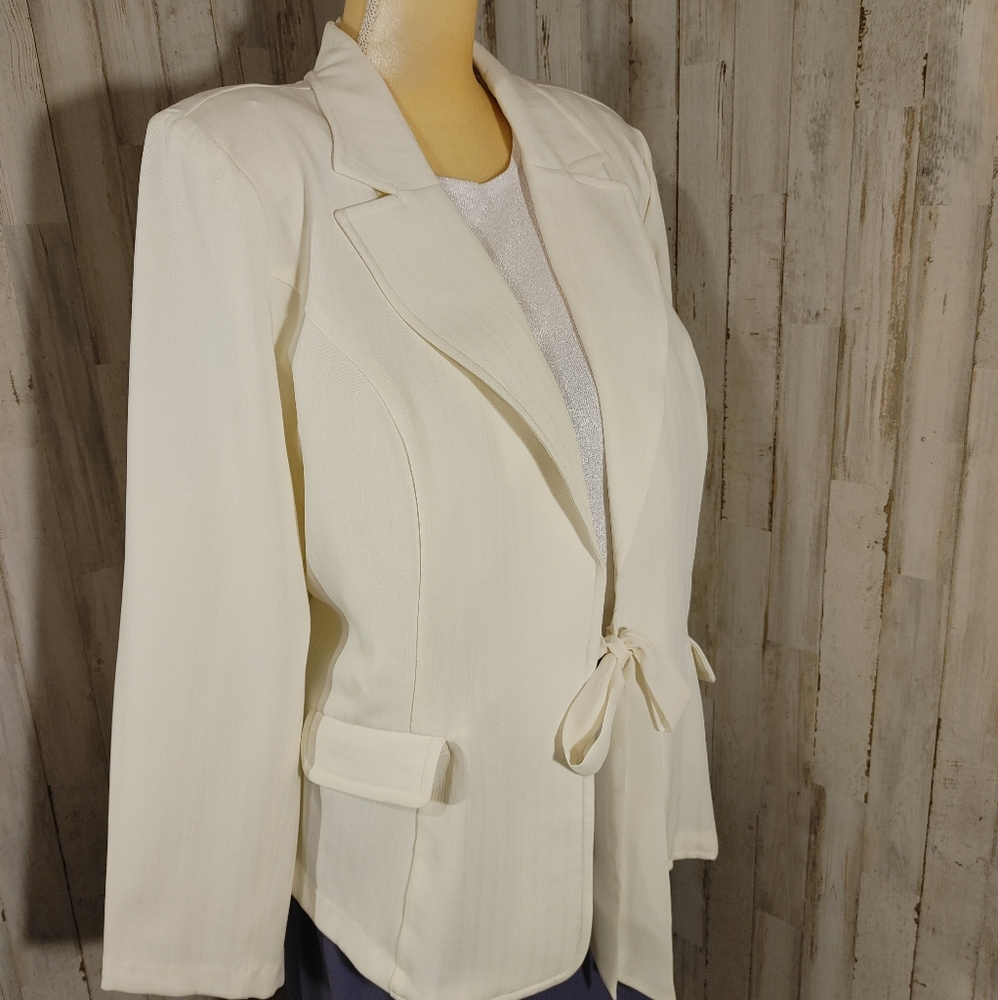 White open tie front long sleeve jacket sz 26